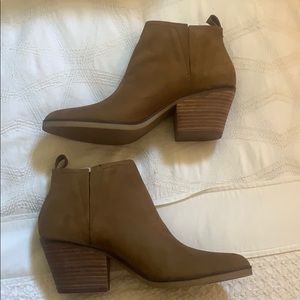 Steve Madden Fresno Cognac booties size 8.5